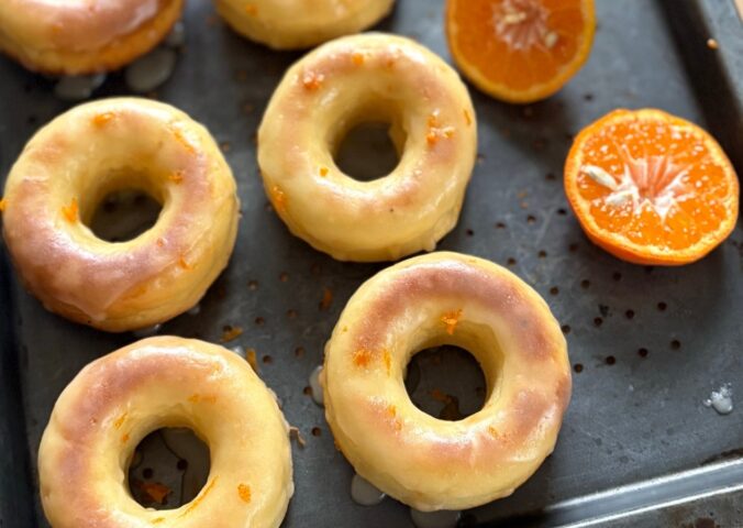 easy mandarin donuts with vanilla and a mandarin juice glaze