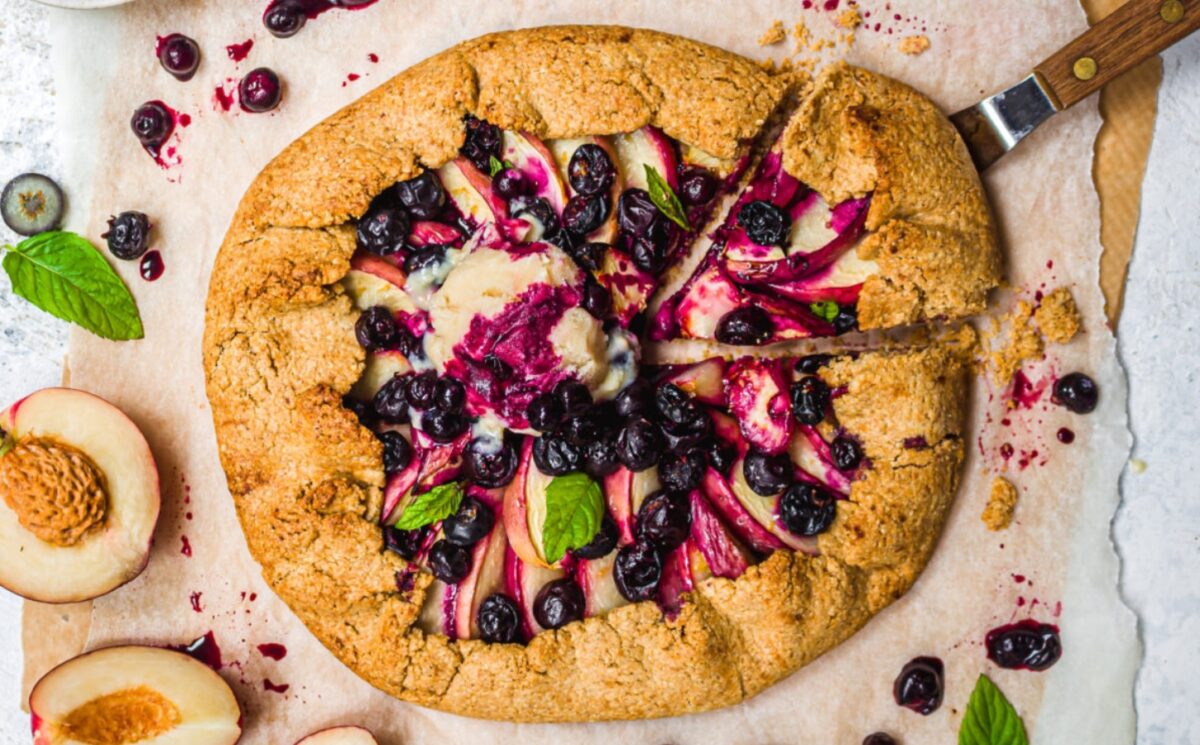 a nectarine and blueberry galette with vegan pastry made of oats for picnic recipes