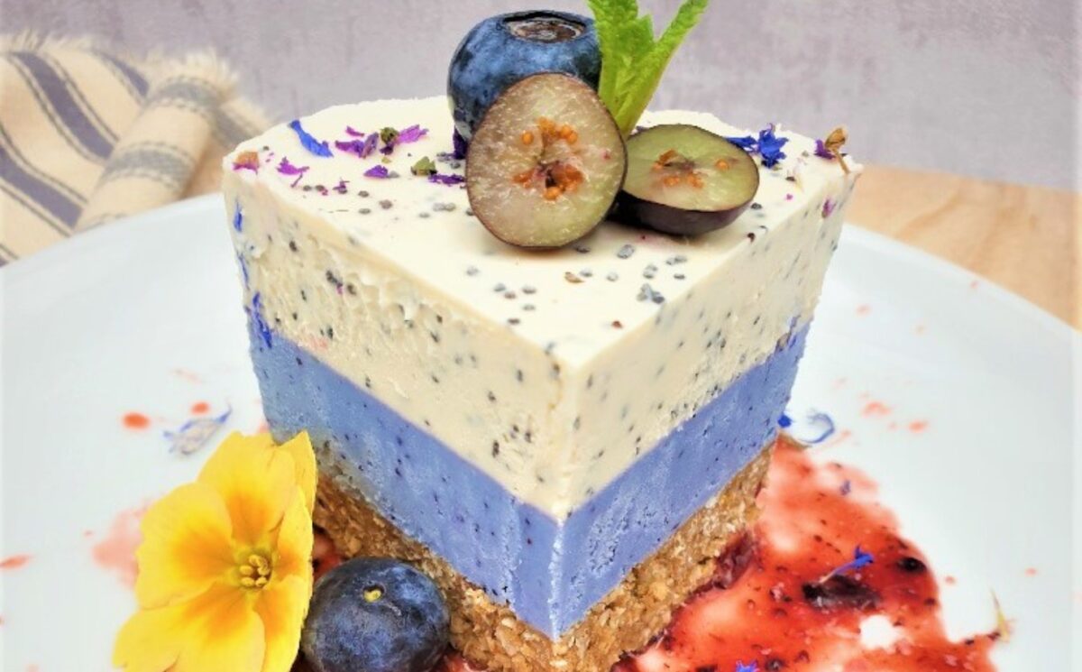 a layered lemon and blueberry cheesecake for blueberry recipes