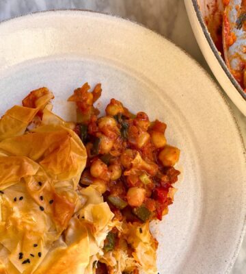 tomato spinach and chickpea filo pie