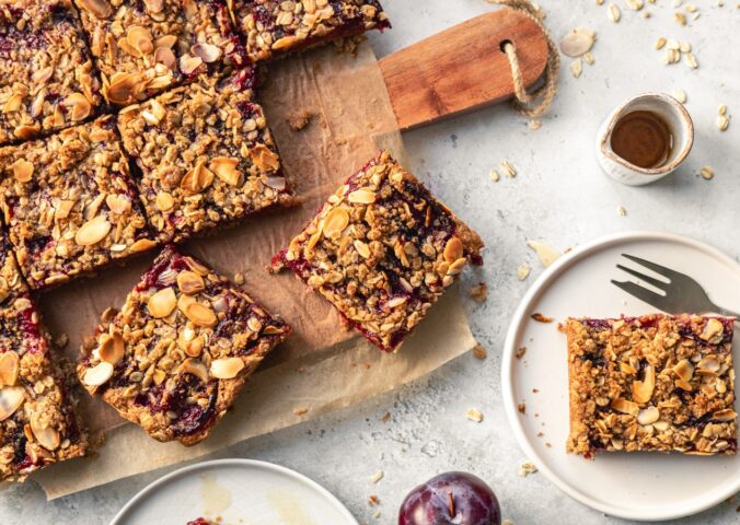 almond and plum sheet cake with cinnamon, almond flour and oats