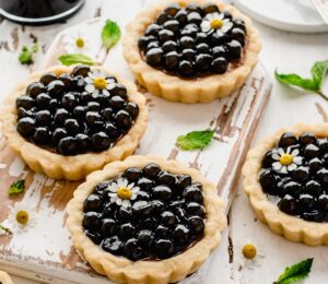 classic boba tea tartlets with vegan pie crust, plant milk, coconut cream, and Earl Grey tea