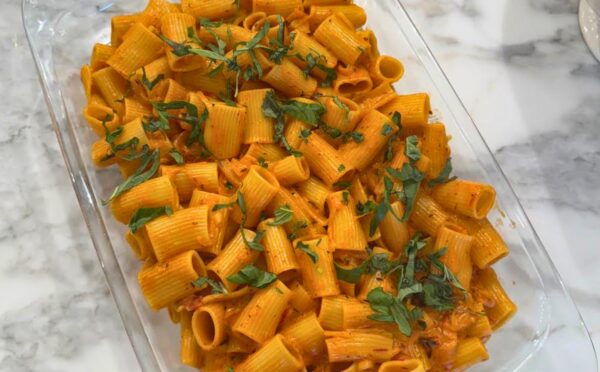 Creamy Roasted Red Pepper Pasta with sun-dried tomatoes, coconut milk and shallots