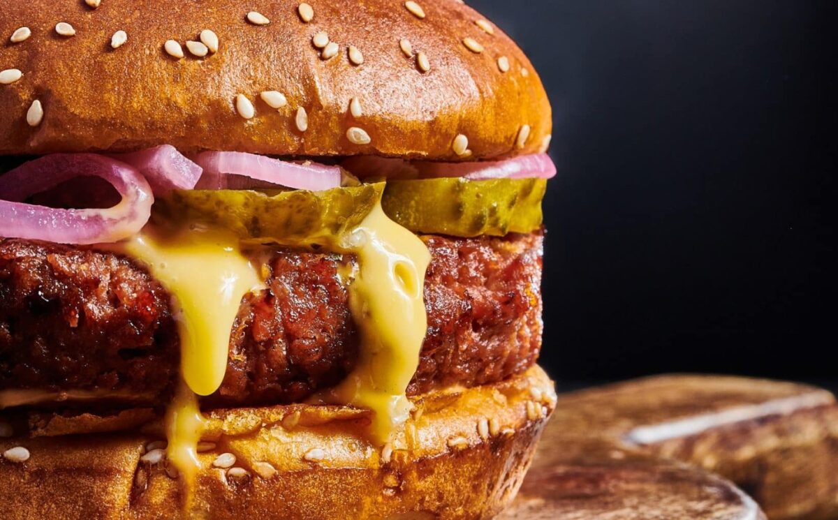 vegan earth day burger for Earth Day, BBQs spring etc for plant-based BBQ recipes