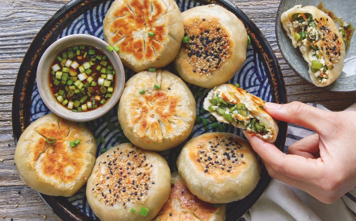 No-Yeast Crispy Bottom Vegetable Buns with tofu and green beans