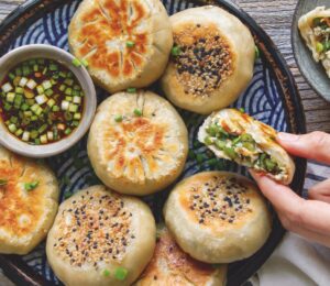 No-Yeast Crispy Bottom Vegetable Buns with tofu and green beans