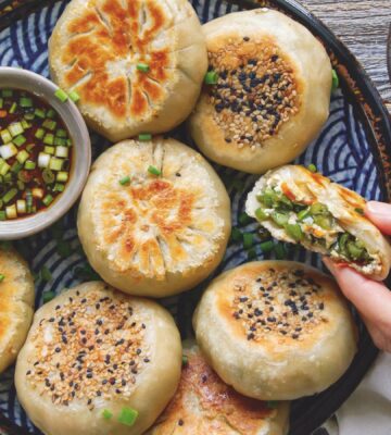 No-Yeast Crispy Bottom Vegetable Buns with tofu and green beans