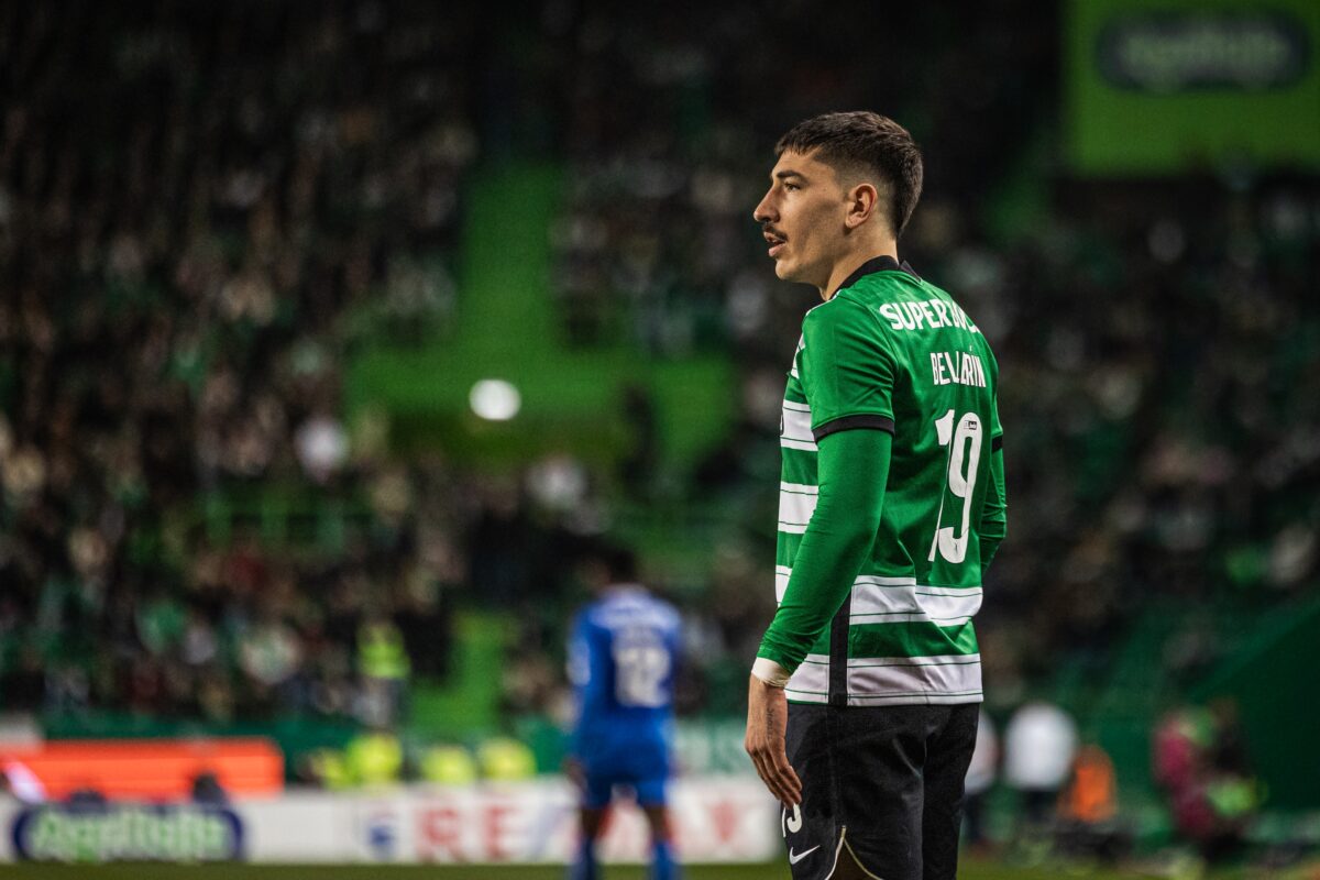 Photo shows Héctor Bellerín, a high-profile vegan footballer player and environmental advocate, on the pitch