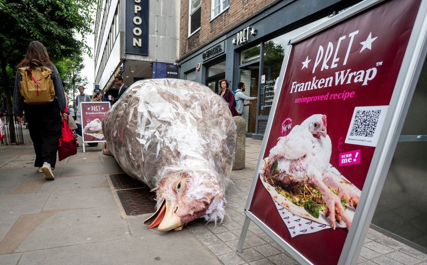 Photo shows a gigantic sculpture of a "frankenchicken" chicken wrap outside Pret. The ongoing stunt is the first of Anima’s £1 million “Public Accountability Campaign” focused on Pret’s broken promise to stop selling “Frankenchickens” by 2026