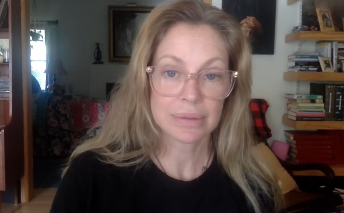 Photo shows actor Kristin Bauer during a recent interview with Plant Based News, where she said the positive impact of vegan diets on animals, the planet, and human health is “brilliant.”