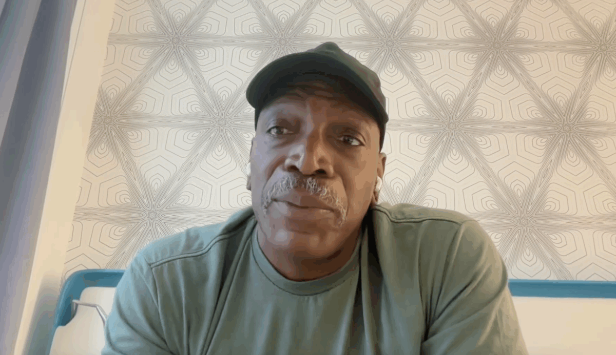 Photo shows Derrick Green, a longtime vegan and the vocalist of seminal Brazilian metal band Sepultura. Green talked to Plant Based News earlier this week about why he stopped eating meat as a teenager, the final Sepultura tour, and why balance is a crucial part of life