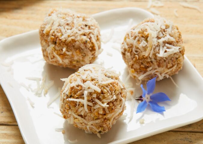Lemon-Coconut Energy Balls with oats, sunflower seeds, coconut and lemon