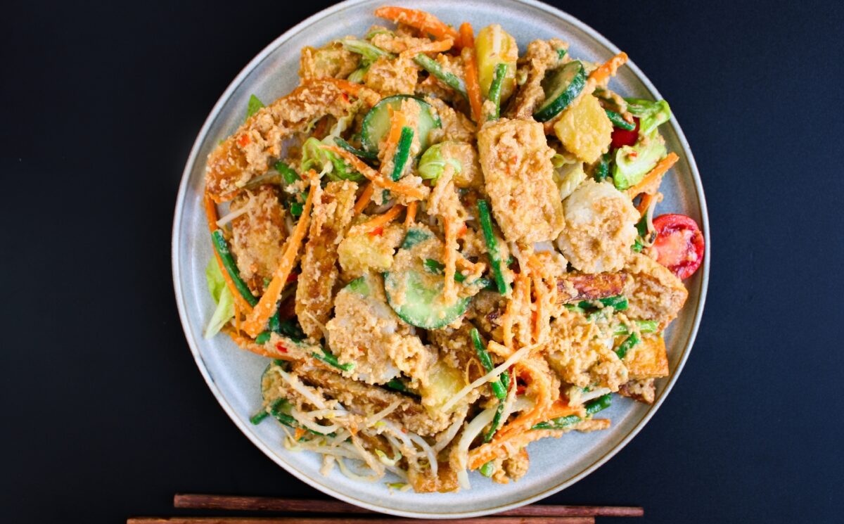 Gado-Gado (Mixed Salad With Peanut Sauce)