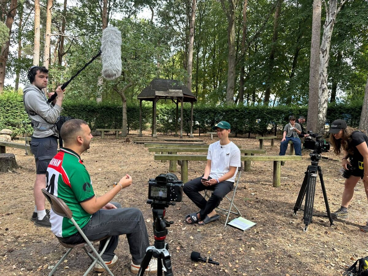 Photo shows Plant Based News founder Klaus Mitchell interviewing Green Party leader Zack Polanski about a range of topics, including the economy, Kosher meat, Rupert Lowe, Elon Musk, and factory farming