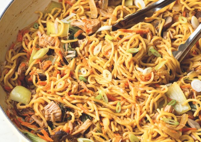 Jackfruit lo mein with chinese noodles, onion, garlic, young jackfruit, pepper, and mushroom