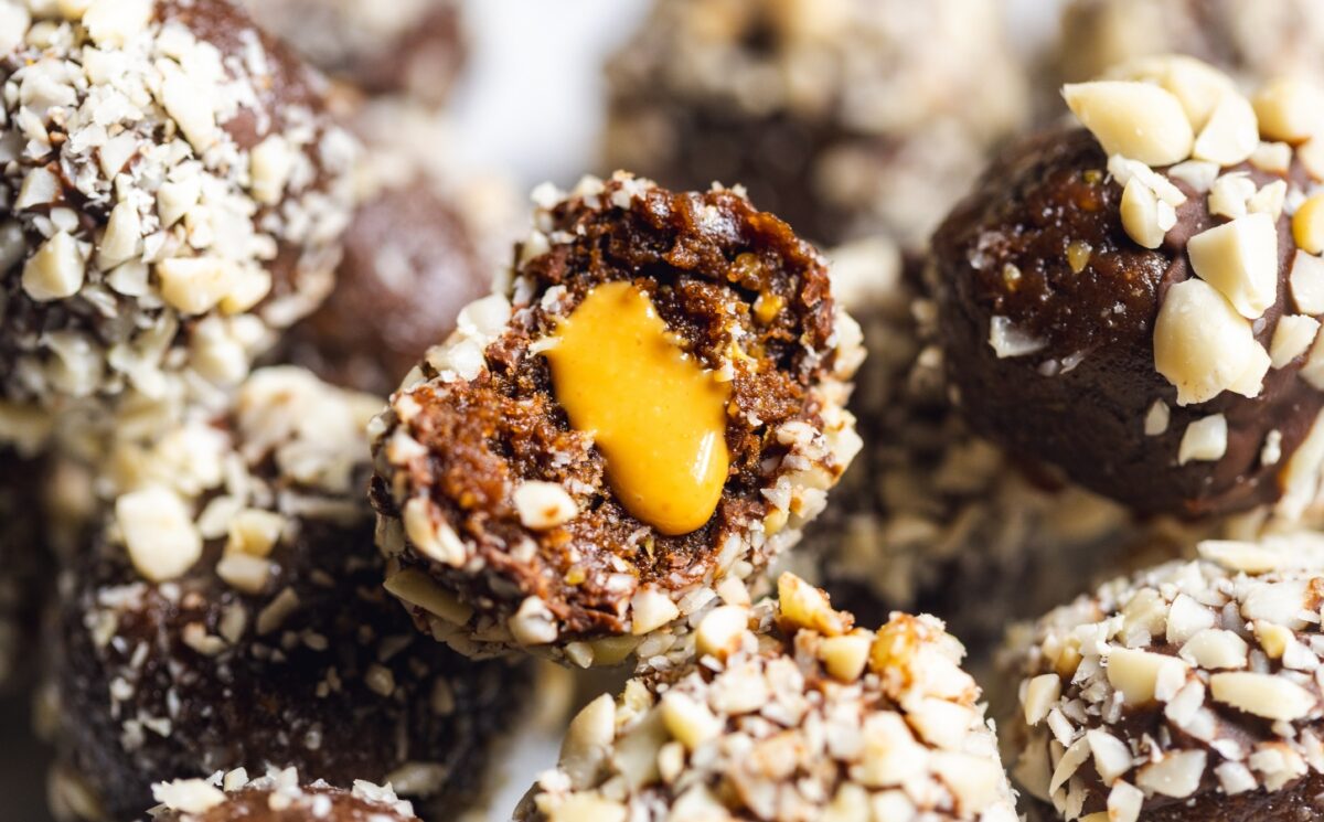 Vegan "Snickers" protein balls for vegan energy ball recipes